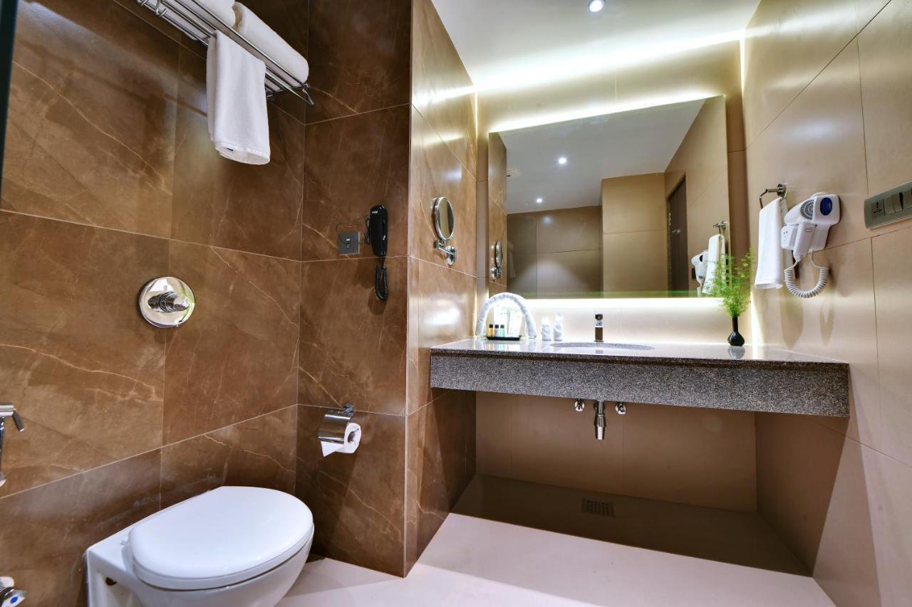 Click Hotel Pithampur Mhow Екстер'єр фото