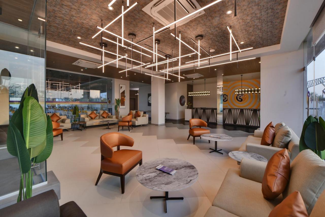 Click Hotel Pithampur Mhow Екстер'єр фото