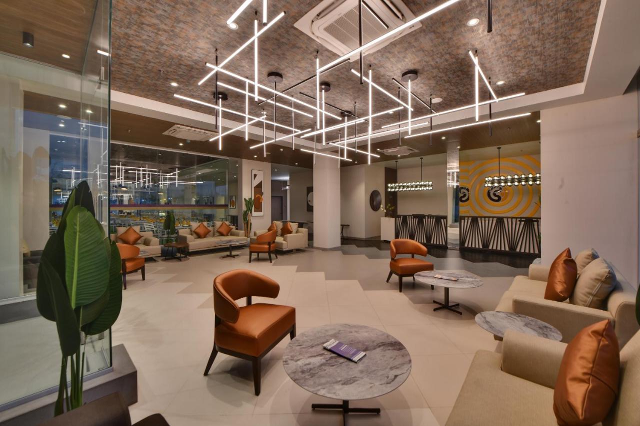 Click Hotel Pithampur Mhow Екстер'єр фото