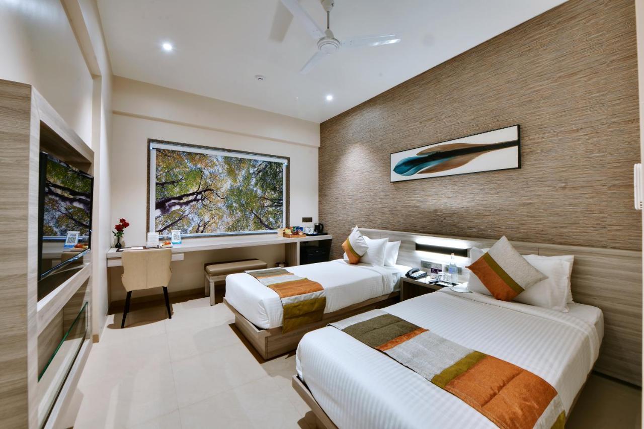 Click Hotel Pithampur Mhow Екстер'єр фото